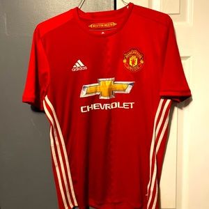 MANCHESTER UNITED NEW NEVER WORN JERSEY